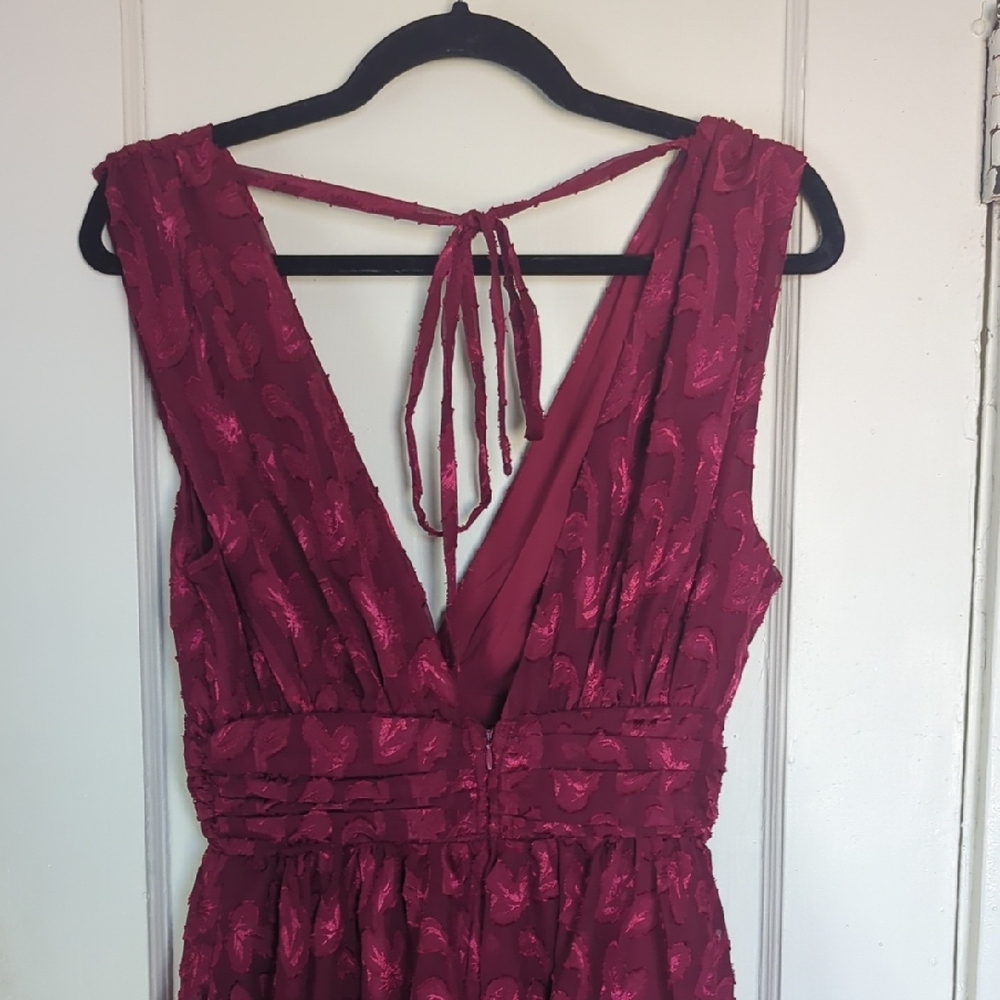 Lulu's Maroon Jacquard Tiered Midi Dress - Picture 5 of 5